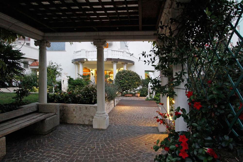 Park Hotel Cellini Lido di Jesolo Buitenkant foto