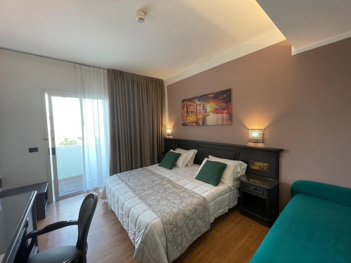 Park Hotel Cellini Lido di Jesolo Buitenkant foto