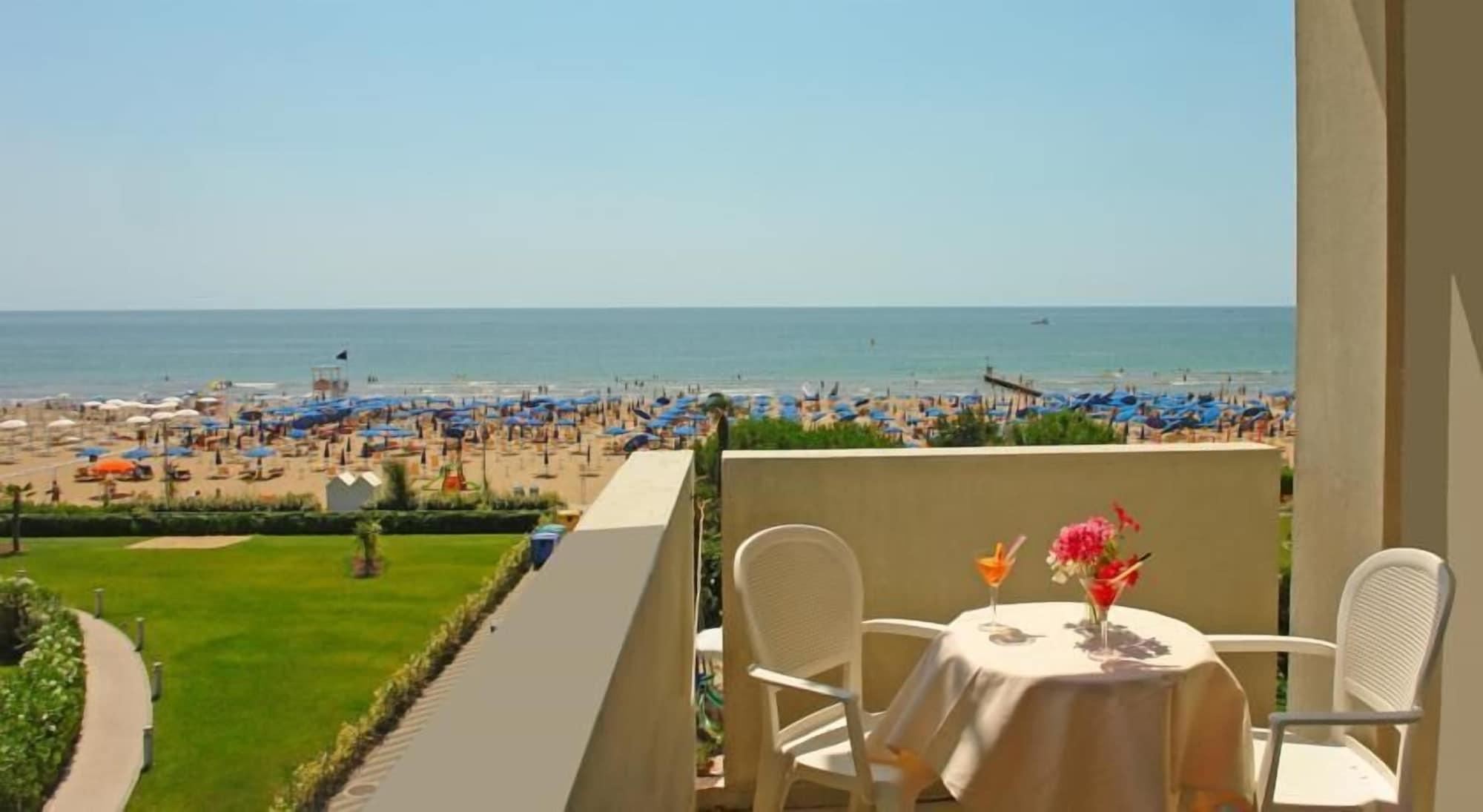 Park Hotel Cellini Lido di Jesolo Buitenkant foto