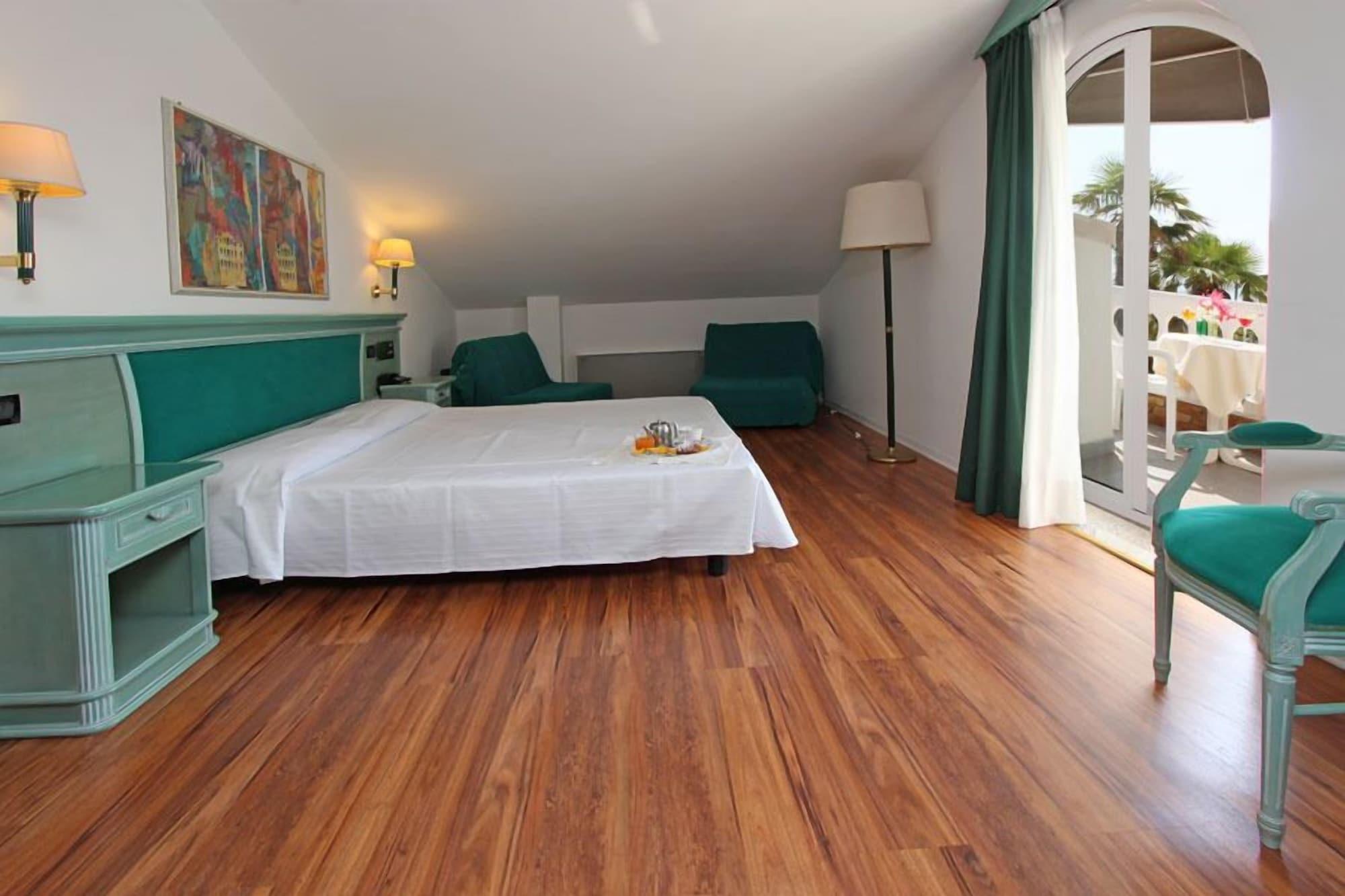 Park Hotel Cellini Lido di Jesolo Buitenkant foto