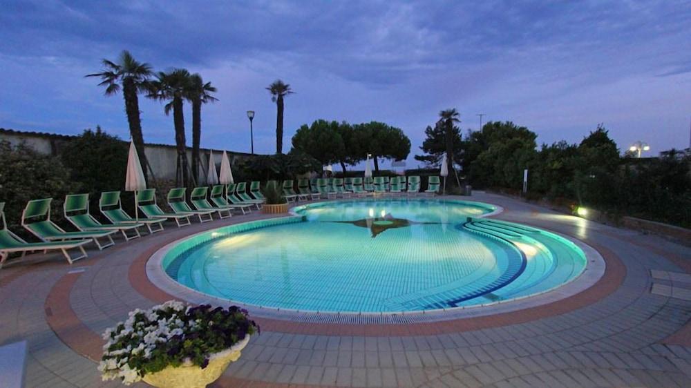 Park Hotel Cellini Lido di Jesolo Buitenkant foto