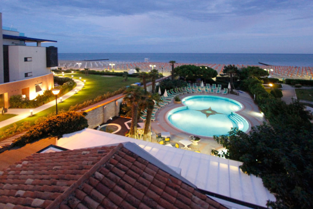Park Hotel Cellini Lido di Jesolo Buitenkant foto
